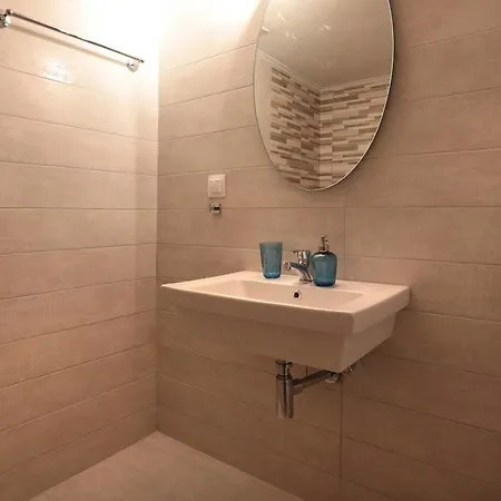 Pale Coloured In Historic Centre Appartement